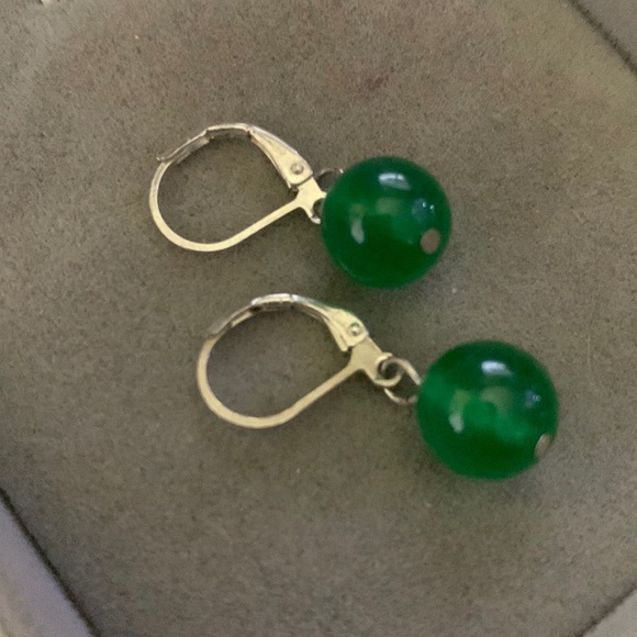 NEW Pretty classic Green Jade earrings - Picture 3 of 6